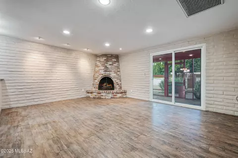 Living - 7531 E 39th St, Tucson, AZ 85730 photo 1 of 11
