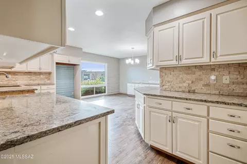 Kitchen - 7531 E 39th St, Tucson, AZ 85730 photo 2 of 2