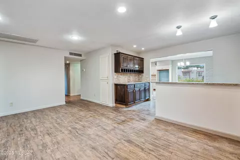 Living - 7531 E 39th St, Tucson, AZ 85730 photo 3 of 11