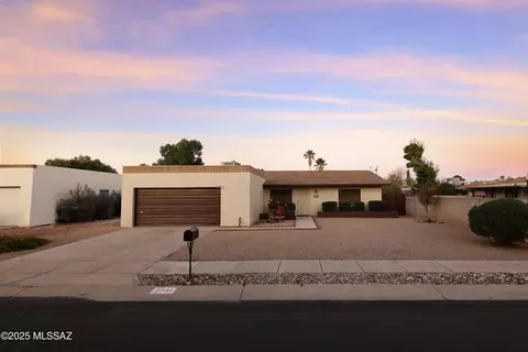 2731 N Dos Hombres Rd, Tucson, AZ 85715