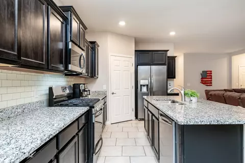 12231 E Becker Dr, Vail, AZ 85641 photo 2