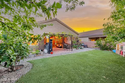 12231 E Becker Dr, Vail, AZ 85641 photo 3