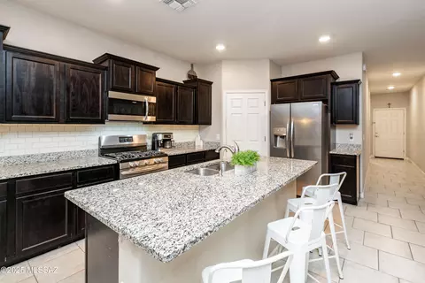 12231 E Becker Dr, Vail, AZ 85641 photo 7