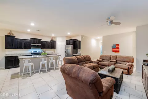 12231 E Becker Dr, Vail, AZ 85641 photo 5