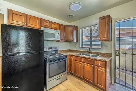 Kitchen - 4729-4733 E 2nd St, Tucson, AZ 85711 photo 1 of 2