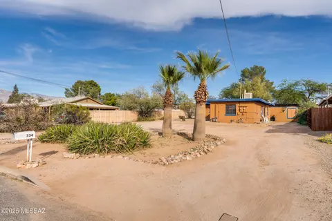 734 N 736 N Jerrie Ave, Tucson, AZ 85711