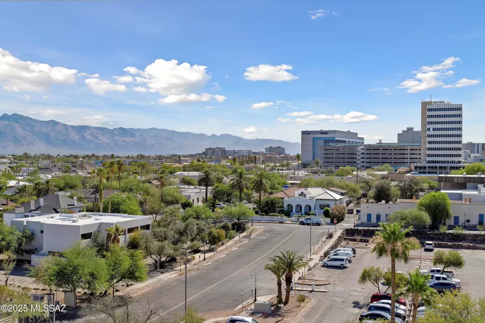 View/Area - 425 W Paseo Redondo Dr #9B, Tucson, AZ 85701 photo 3 of 3
