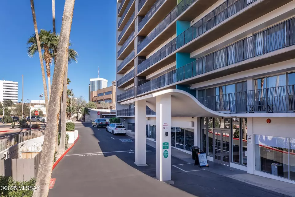 Exterior - 425 W Paseo Redondo #8G, Tucson, AZ 85701 photo 2 of 6