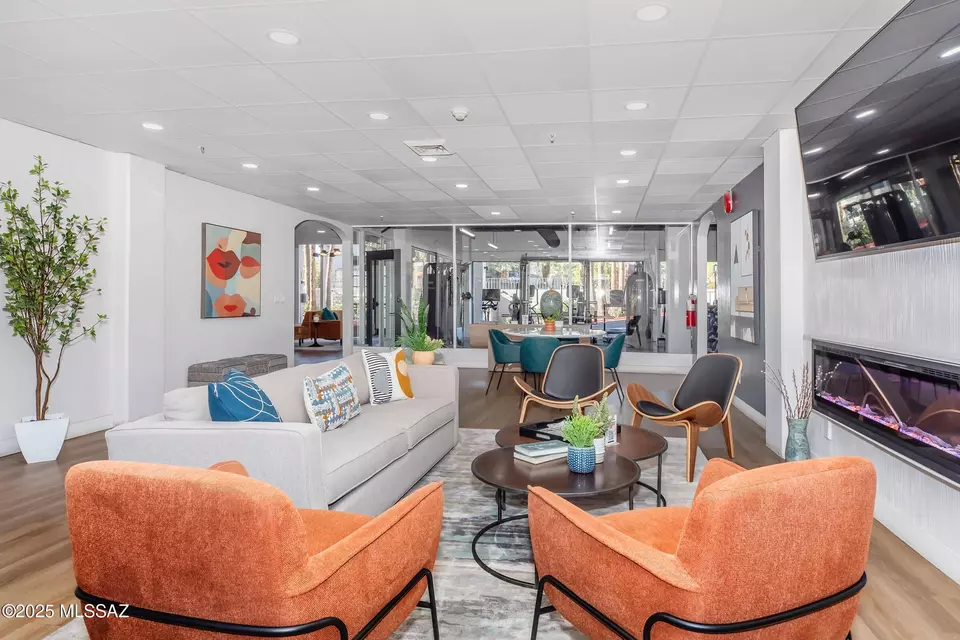 Living - 425 W Paseo Redondo #8G, Tucson, AZ 85701 photo 2 of 8