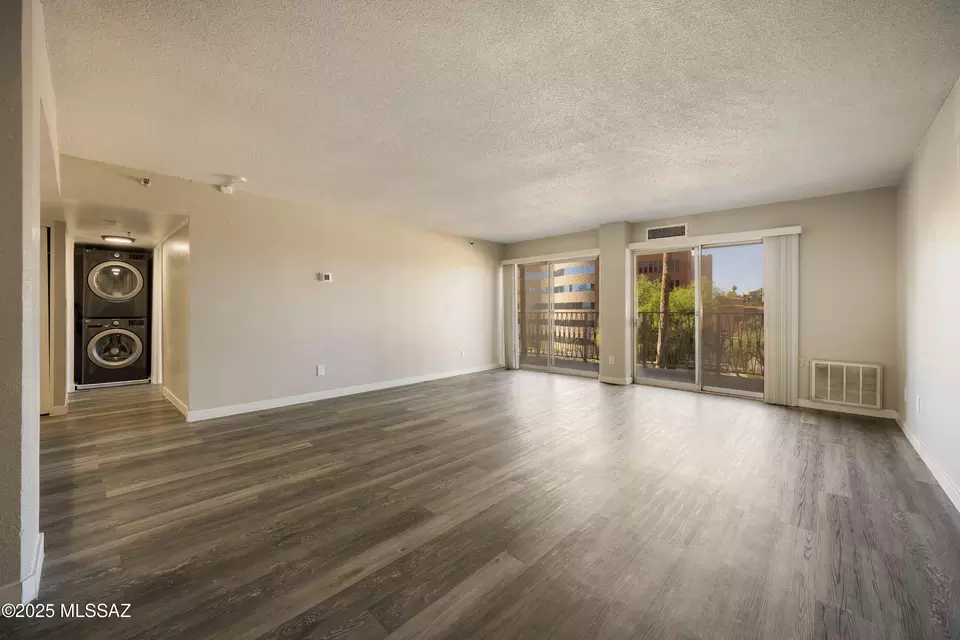 Living - 425 W Paseo Redondo #8G, Tucson, AZ 85701 photo 5 of 8
