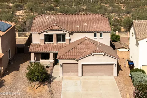 950 W Vuelta Olivero, Sahuarita, AZ 85629