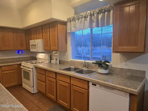 1040 E Miguel Ave, Benson, AZ 85602 photo 4