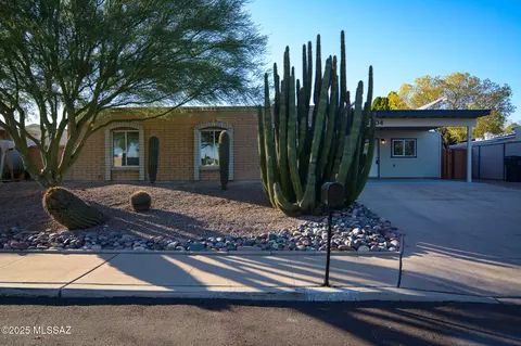 1504 S Logan Dr, Tucson, AZ 85710
