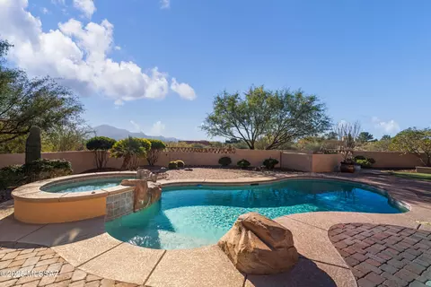655 W Placita Quieta, Green Valley, AZ 85622
