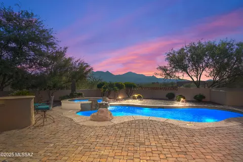 655 W Placita Quieta, Green Valley, AZ 85622