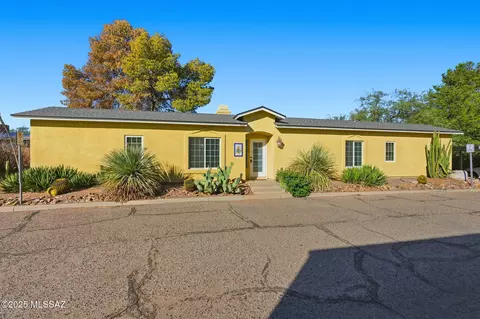 2925 N Adelaide Farms Pl, Tucson, AZ 85719