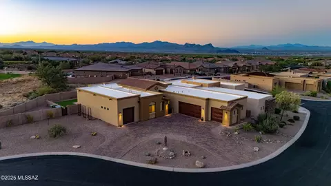 6615 W Red Hawk Pl, Marana, AZ 85658