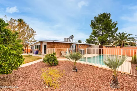 Exterior - 9501 E Rand Pl, Tucson, AZ 85715 photo 7 of 9