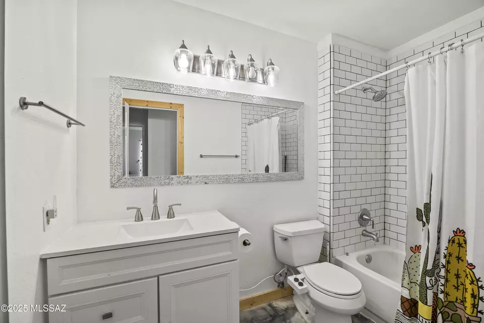 Bath - 2801 W Avenida Azahar, Tucson, AZ 85745 photo 3 of 3