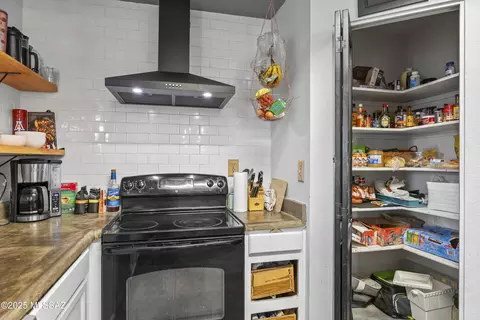 Kitchen - 2801 W Avenida Azahar, Tucson, AZ 85745 photo 1 of 3