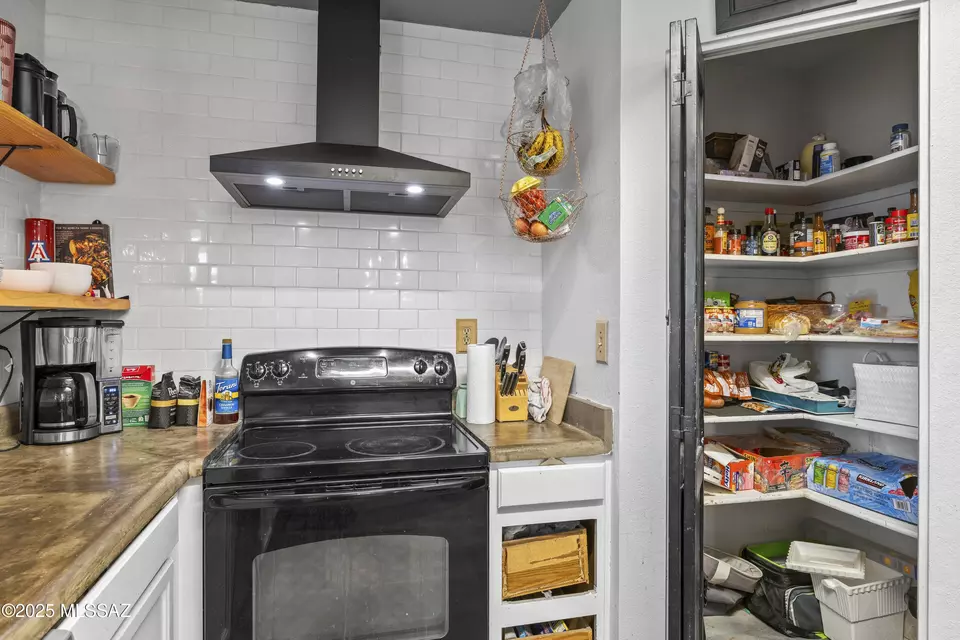 Kitchen - 2801 W Avenida Azahar, Tucson, AZ 85745 photo 1 of 3