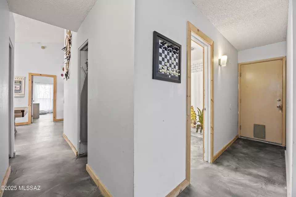 Entry Way - 2801 W Avenida Azahar, Tucson, AZ 85745 photo 2 of 2