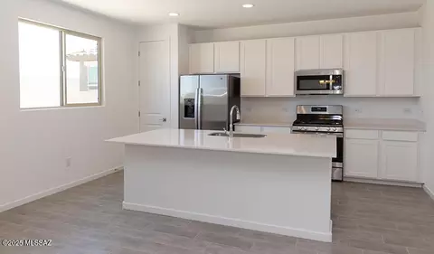 6101 E Campolina Trl, Tucson, AZ 85756 photo 2