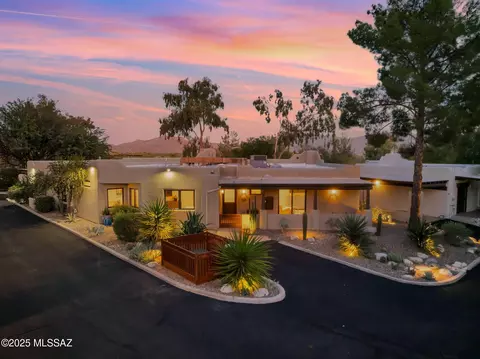 8620 E Hanover Pl, Tucson, AZ 85750
