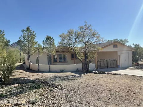 2121 S Doubletree Ln, Tucson, AZ 85713