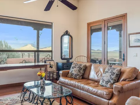Living - 91 Camino Agave, Elgin, AZ 85611 photo 4 of 4