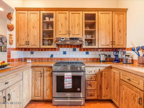 Kitchen - 91 Camino Agave, Elgin, AZ 85611 photo 2 of 4