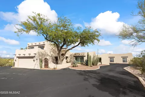 2890 N Sunrock Ln, Tucson, AZ 85745