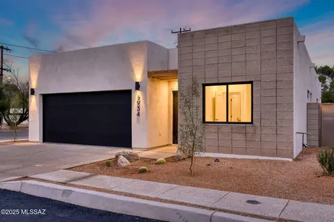 3934 Elmwood St, Tucson, AZ 85711