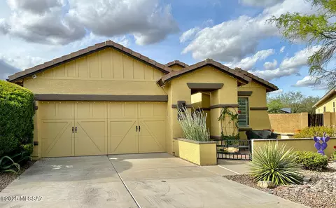 13573 N Garlenda Way, Oro Valley, AZ 85755