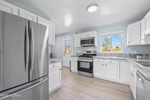 Kitchen - 4619 E 6th St, Tucson, AZ 85711 photo 2 of 3