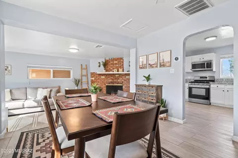 Dining - 4619 E 6th St, Tucson, AZ 85711 photo 3 of 4