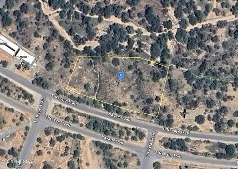 24325 E Navajo Trl, Benson, AZ 85602