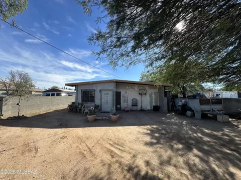 426 E Blacklidge Dr, Tucson, AZ 85705