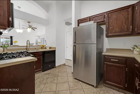 Kitchen - 6450 E Cyclone Dr, Tucson, AZ 85730 photo 3 of 4