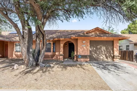 1716 W Cochran St, Tucson, AZ 85746