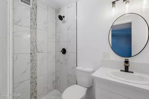 Bath - 3916 E Dover Stra, Tucson, AZ 85706 photo 2 of 3