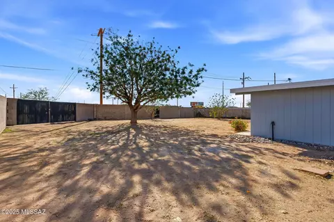 Exterior - 3916 E Dover Stra, Tucson, AZ 85706 photo 5 of 6