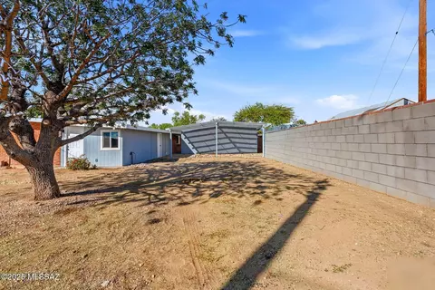 Exterior - 3916 E Dover Stra, Tucson, AZ 85706 photo 4 of 6