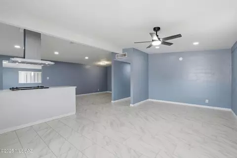 Living - 3916 E Dover Stra, Tucson, AZ 85706 photo 3 of 3
