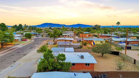 View/Area - 3916 E Dover Stra, Tucson, AZ 85706 photo 2 of 5