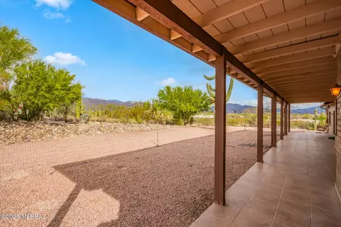 2831 N Tomahawk Trl, Tucson, AZ 85749