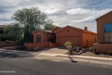 10685 N Hewitt Pl, Tucson, AZ 85737