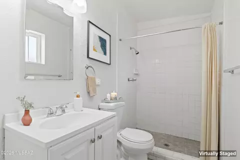Bath - 802 E Graybill Dr, Tucson, AZ 85719 photo 4 of 5