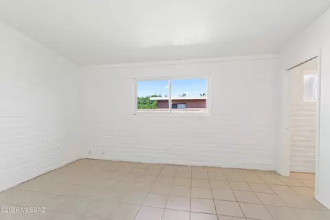 Bedroom - 802 E Graybill Dr, Tucson, AZ 85719 photo 2 of 5