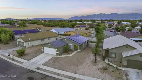 2671 E Paseo La Tierra Buena, Tucson, AZ 85706